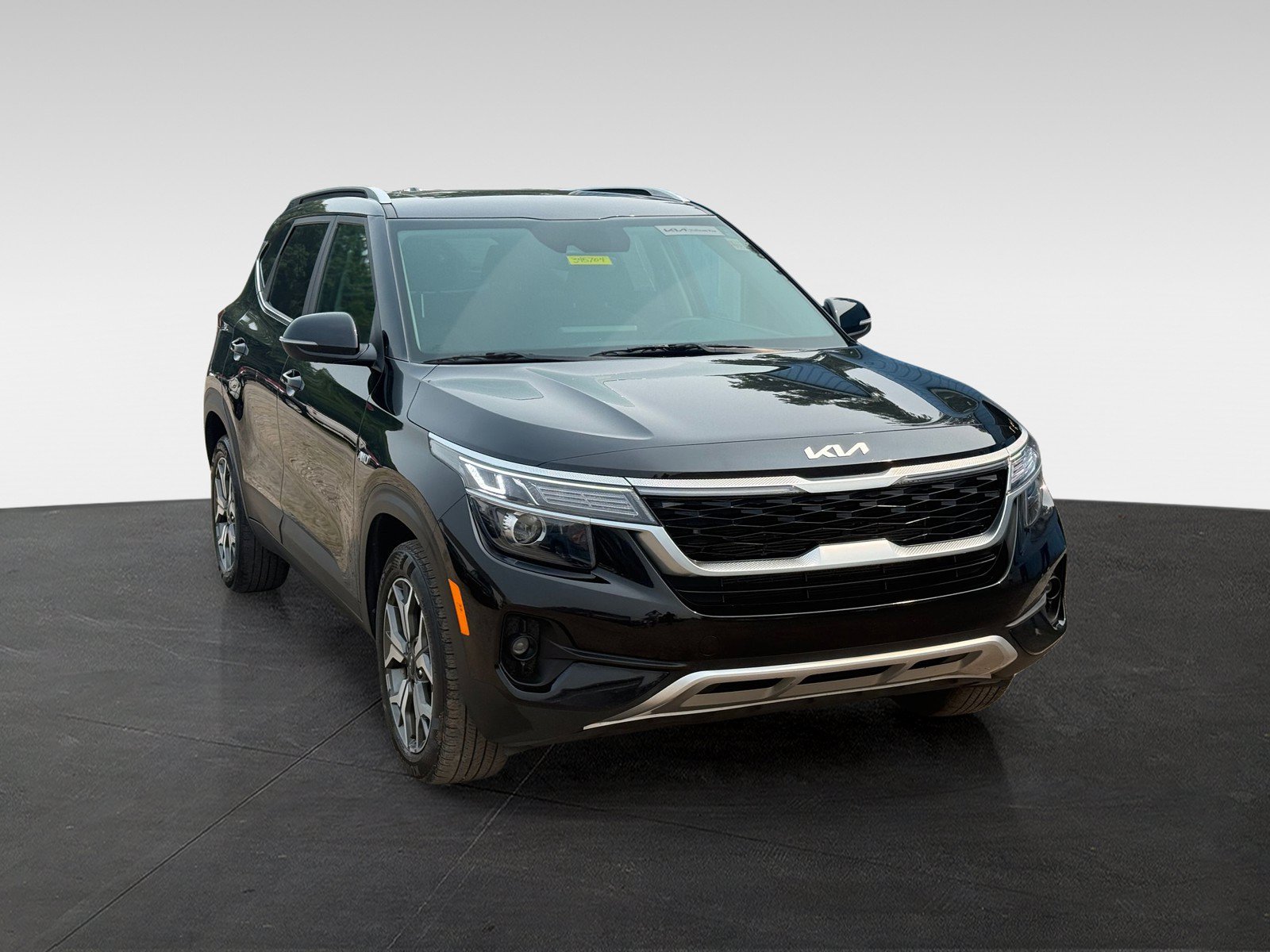 Used 2023 Kia Seltos EX AWD/4WD image 3