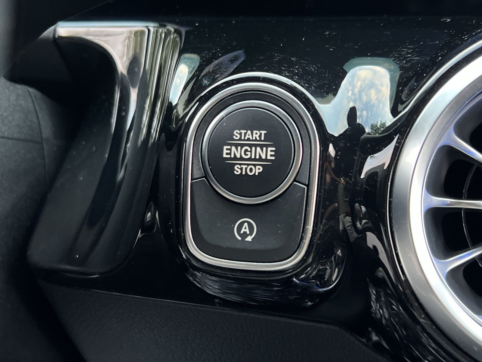 Certified 2026 Mercedes-Benz GLA 250 4MATIC image 38