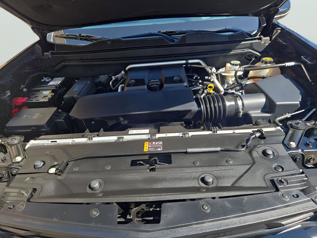 Used 2024 Chevrolet Colorado Z71 w/ Z71 Convenience Package 2 image 23