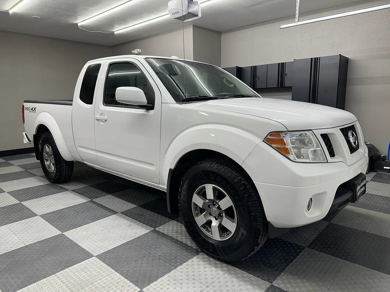 Used 2012 Nissan Frontier PRO-4X image 4