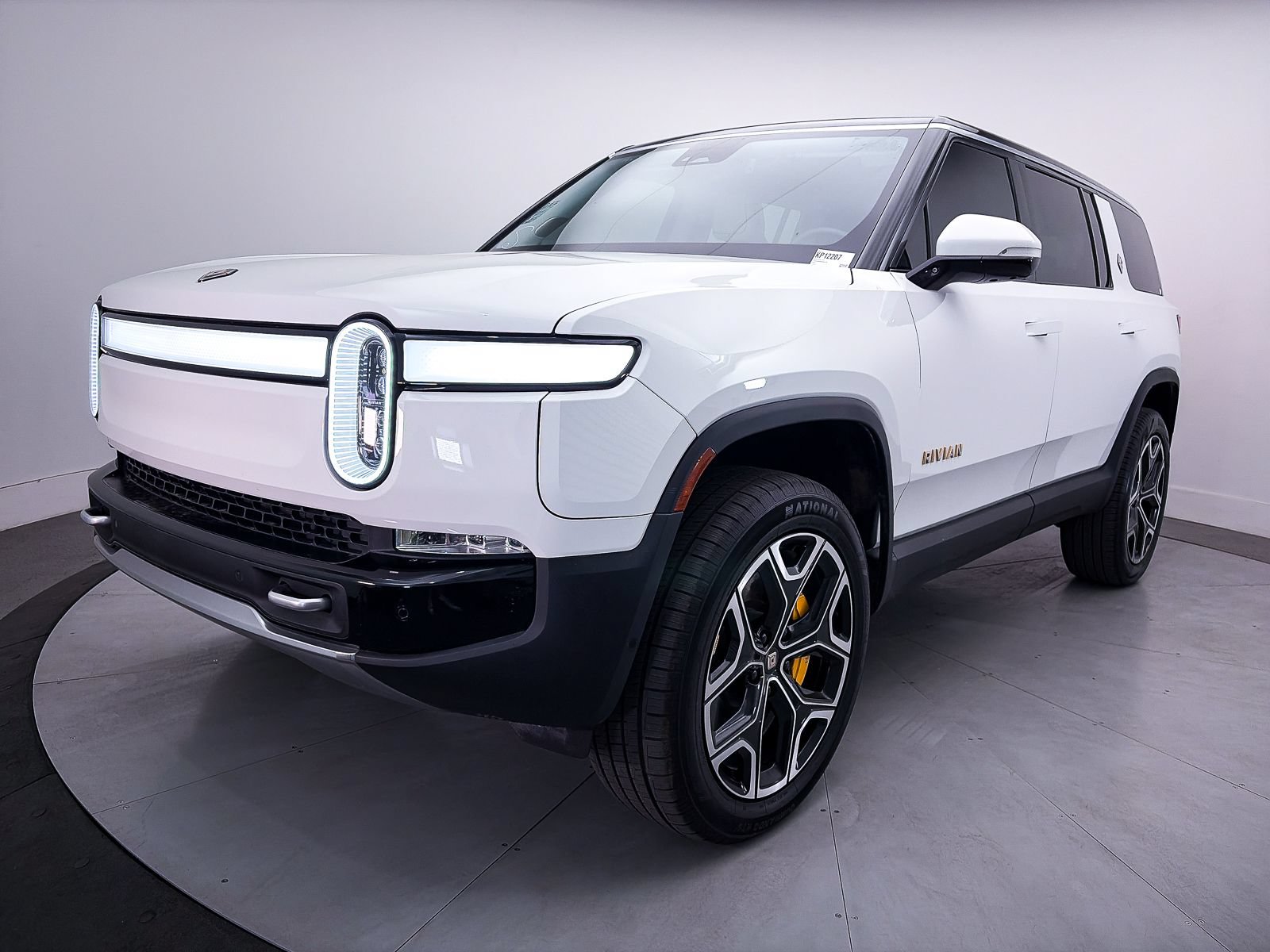 Used 2024 Rivian R1S Adventure AWD/4WD image 14