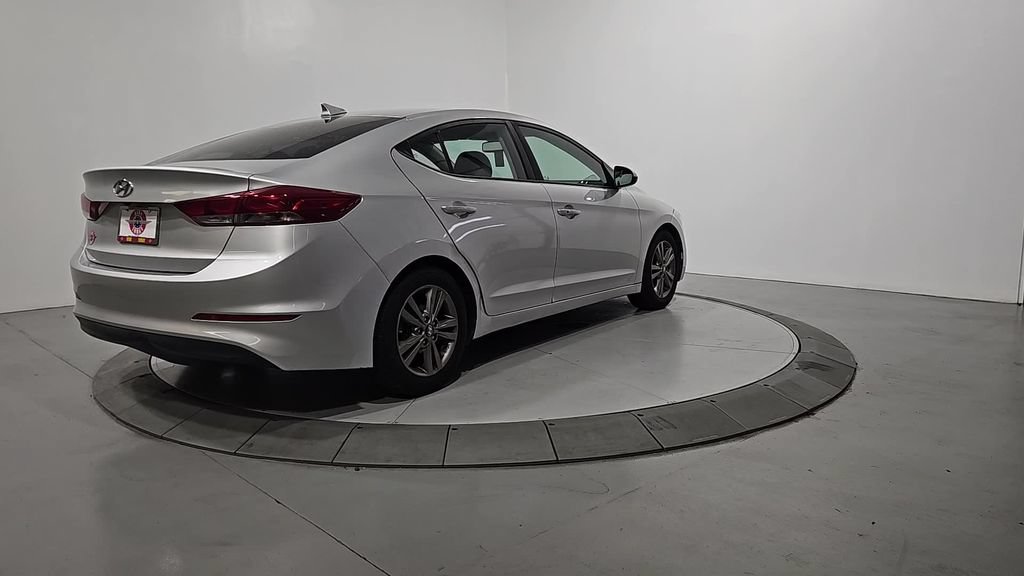 Used 2018 Hyundai Elantra Value Edition w/ Cargo Package FWD image 5
