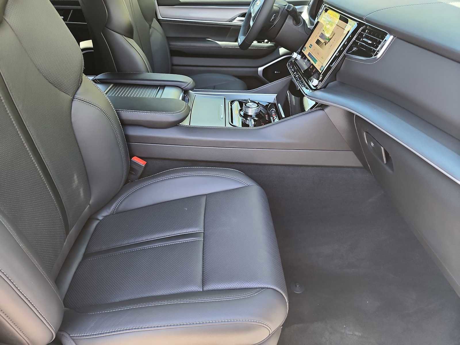 New 2026 Jeep Grand Wagoneer L Limited AWD/4WD image 18