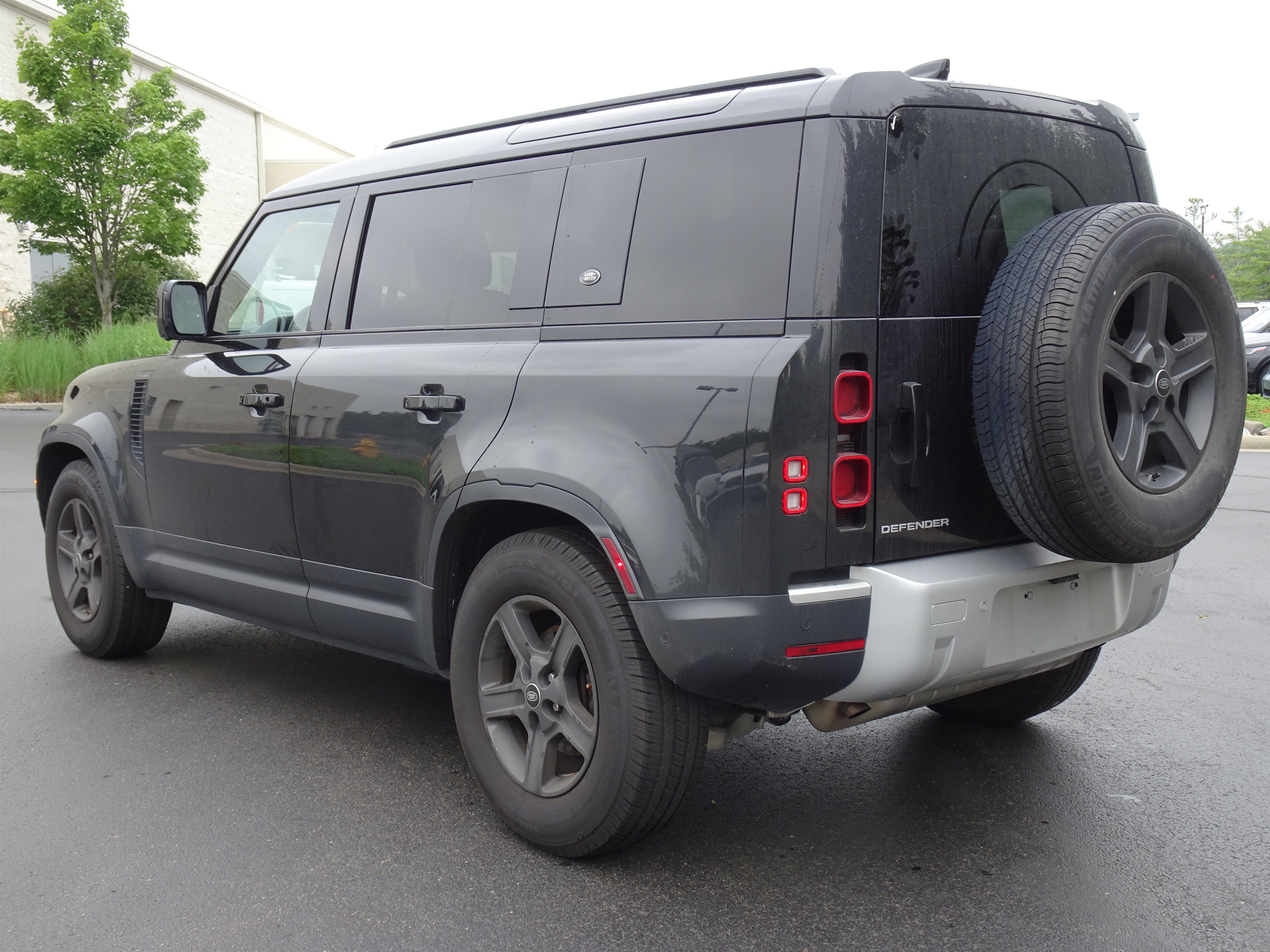 Used 2021 Land Rover Defender 110 S AWD/4WD image 4
