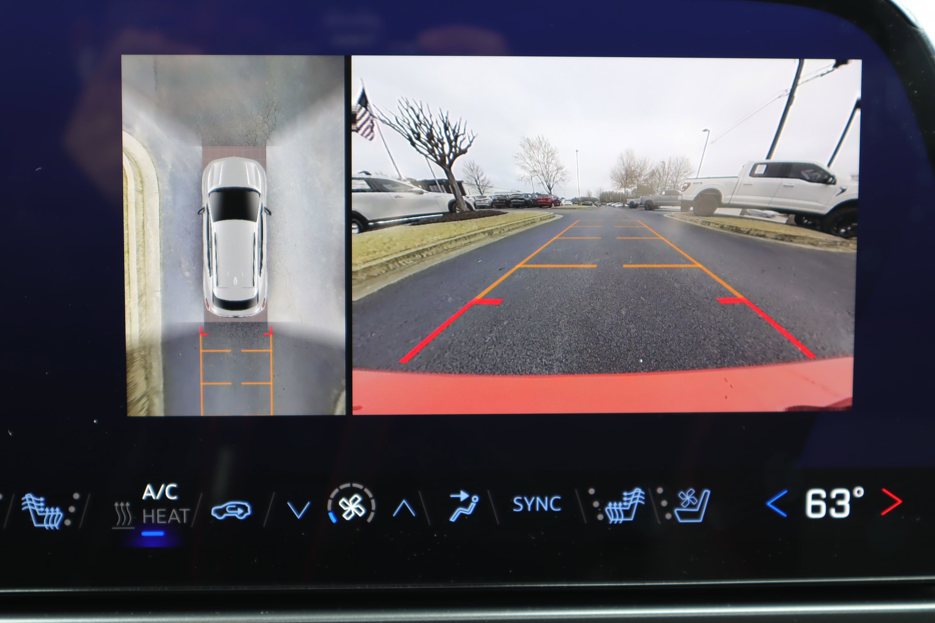 Used 2025 Chevrolet Equinox EV RS w/ Convenience Package II image 13