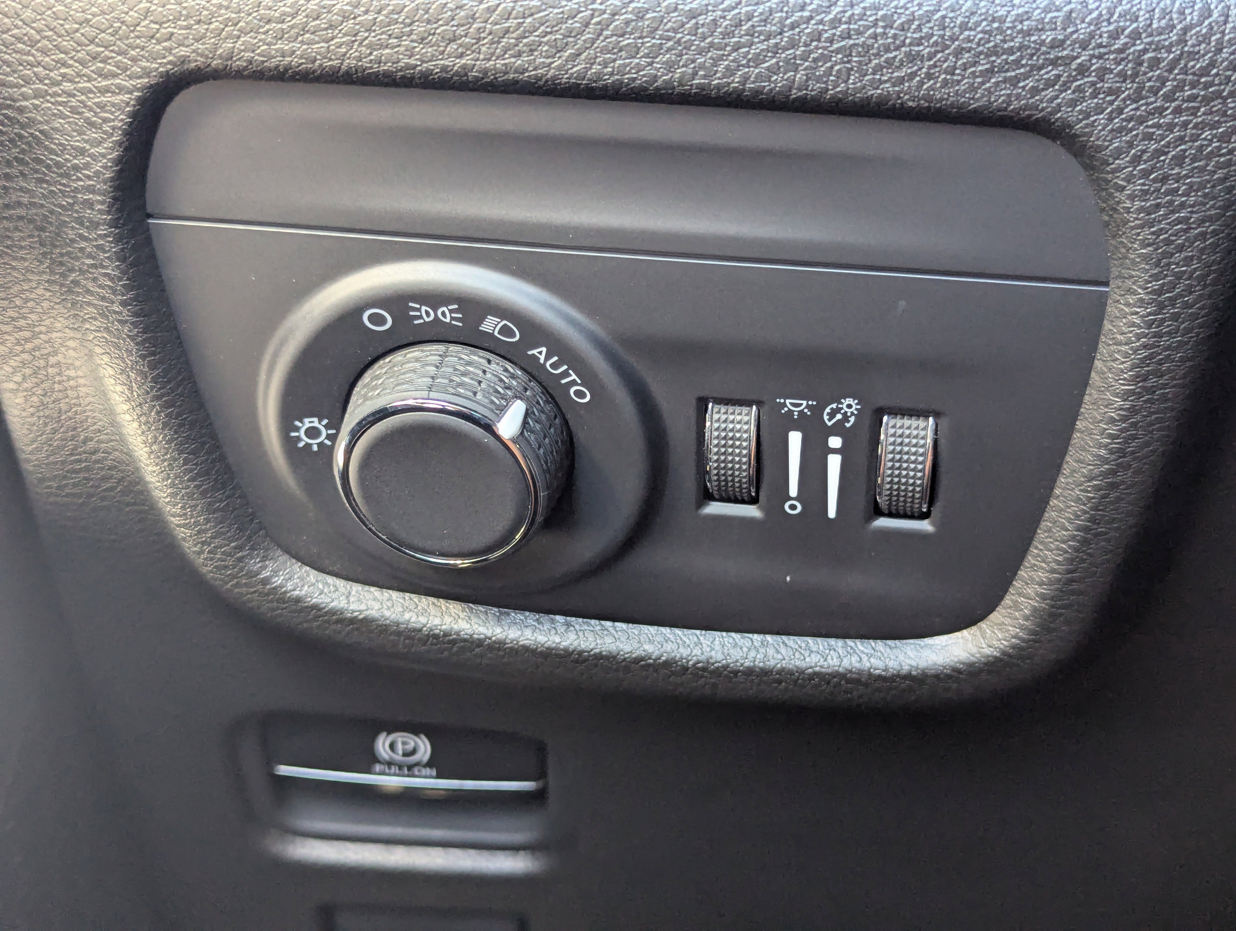 Used 2023 Jeep Grand Cherokee Altitude image 28