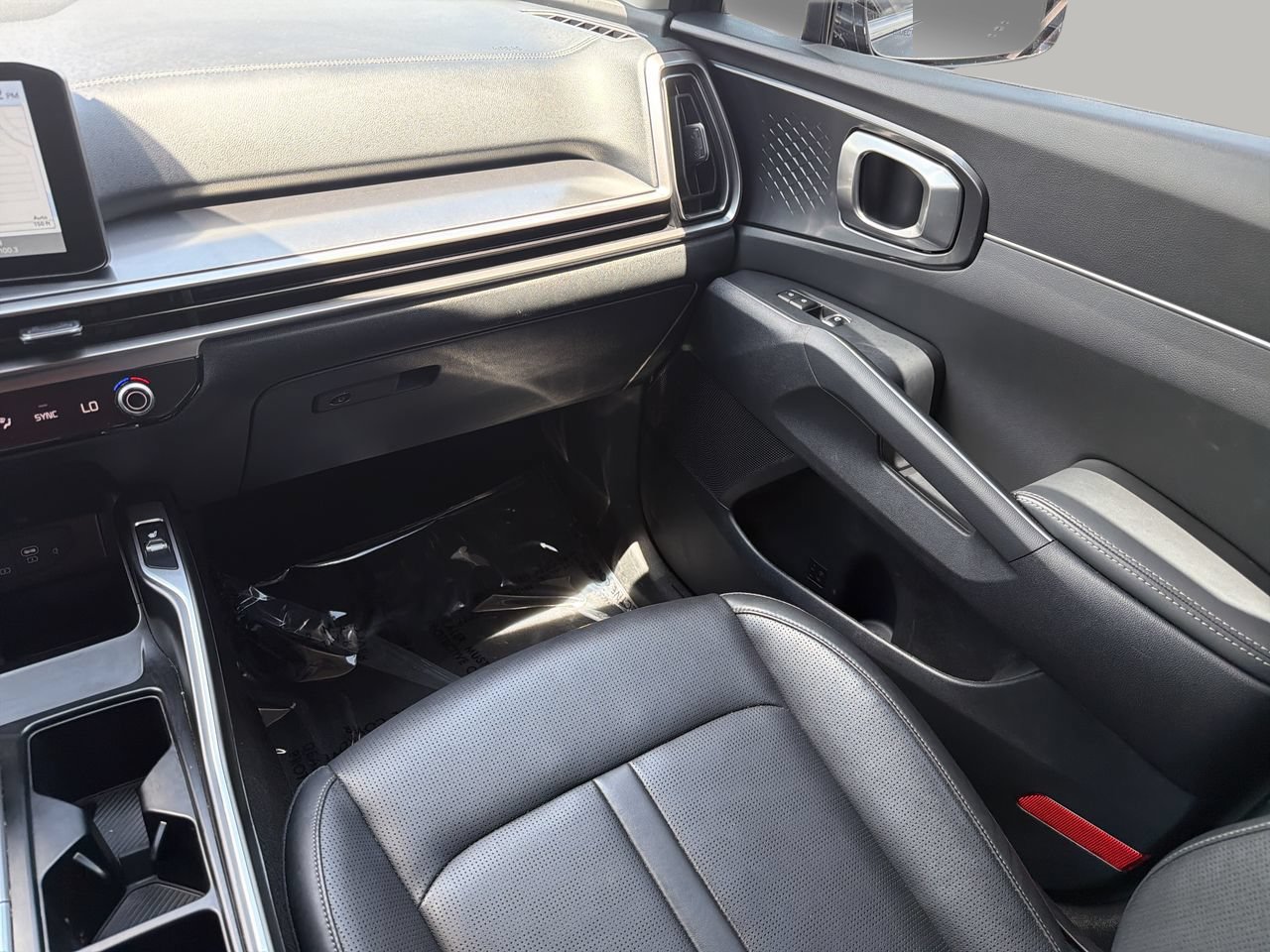 Used 2025 Kia Sorento S FWD image 15