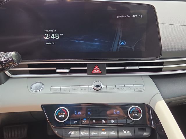 Used 2025 Hyundai Elantra Limited w/ Cargo Package FWD image 23