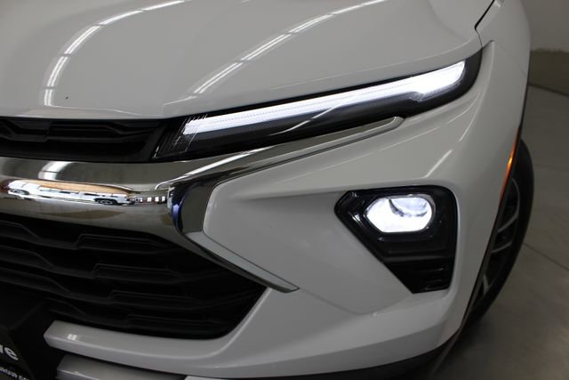 Used 2025 Chevrolet TrailBlazer LT w/ Driver Confidence Package image 5