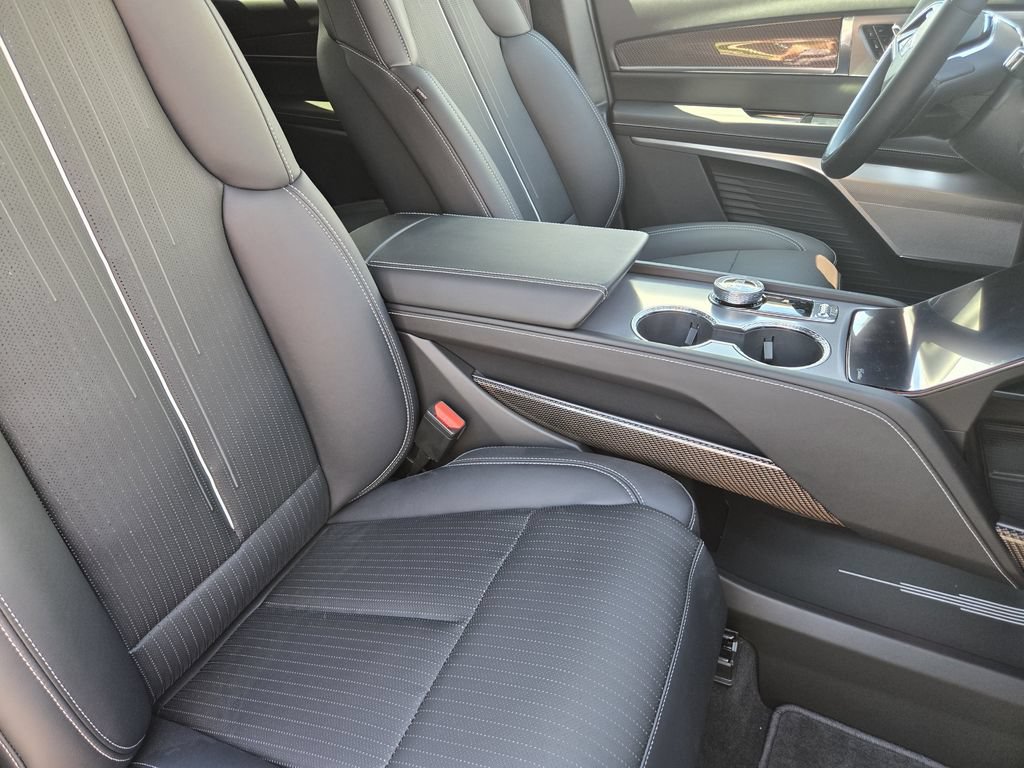 New 2027 Cadillac Vistiq Luxury AWD/4WD image 8