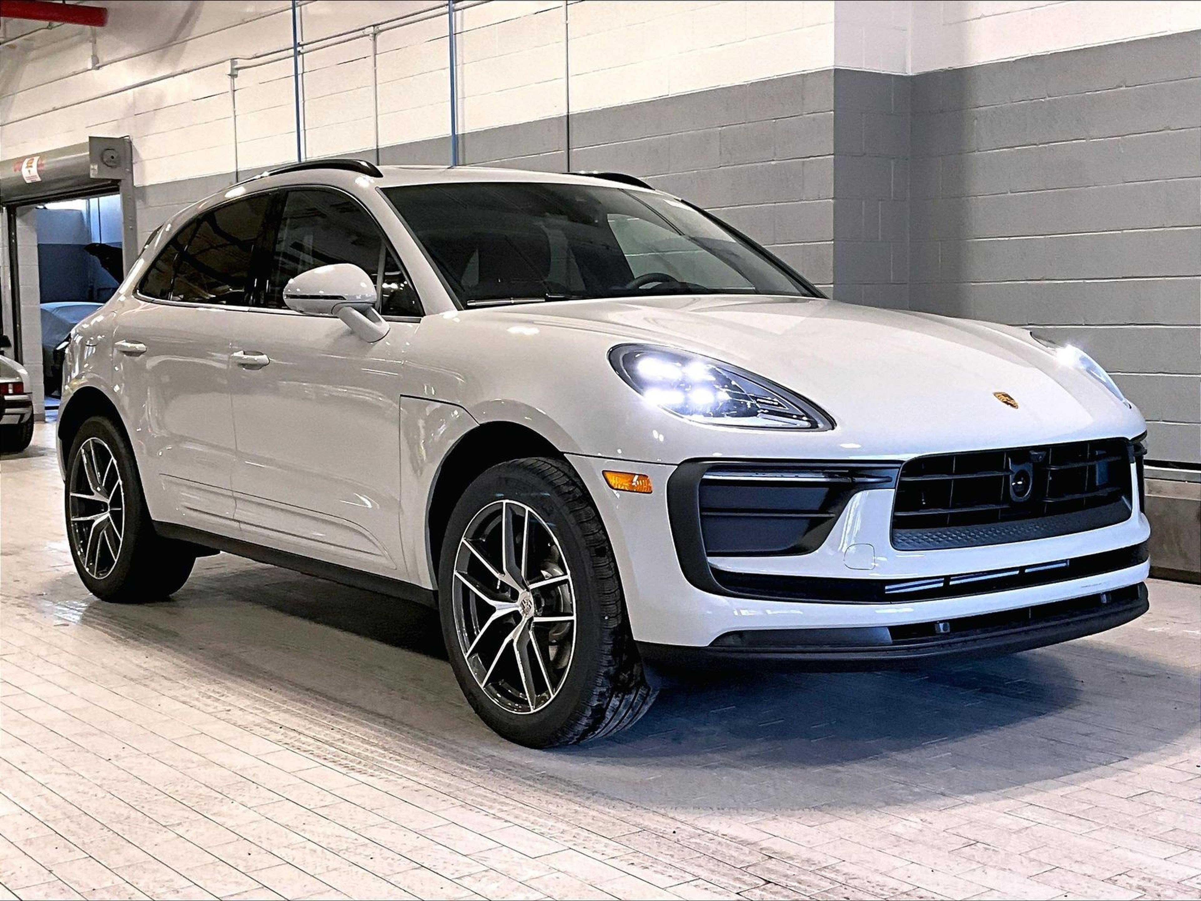 New 2026 Porsche Macan image 7