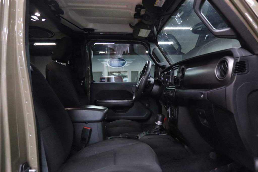 Used 2020 Jeep Gladiator Sport image 22