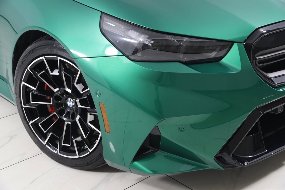 Used 2025 BMW M5 w/ Carbon Package image 22