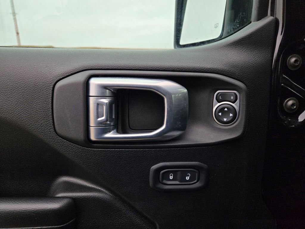 Used 2021 Jeep Wrangler Unlimited Rubicon image 12