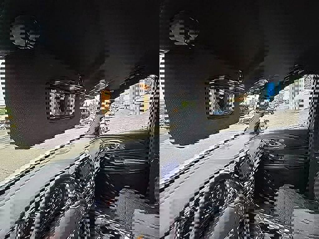 Used 2023 Chevrolet Traverse LT image 38