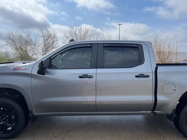 Used 2025 Chevrolet Silverado 1500 LT Trail Boss w/ Convenience Package II AWD/4WD image 8