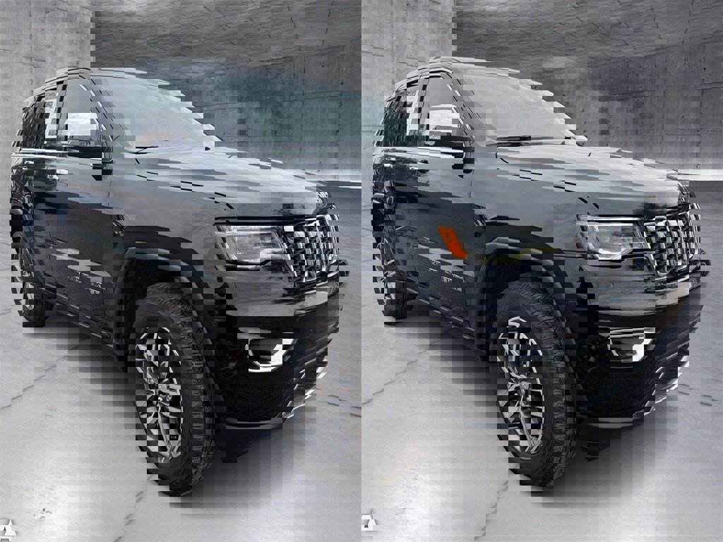 Used 2018 Jeep Grand Cherokee Limited w/ Luxury Group II image 9