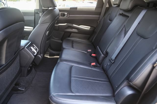 Used 2023 Kia Sorento S FWD image 19