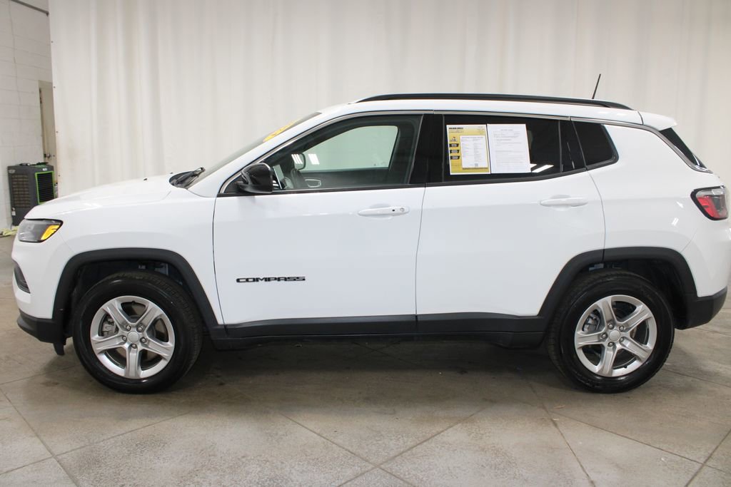 Used 2024 Jeep Compass Latitude AWD/4WD image 6