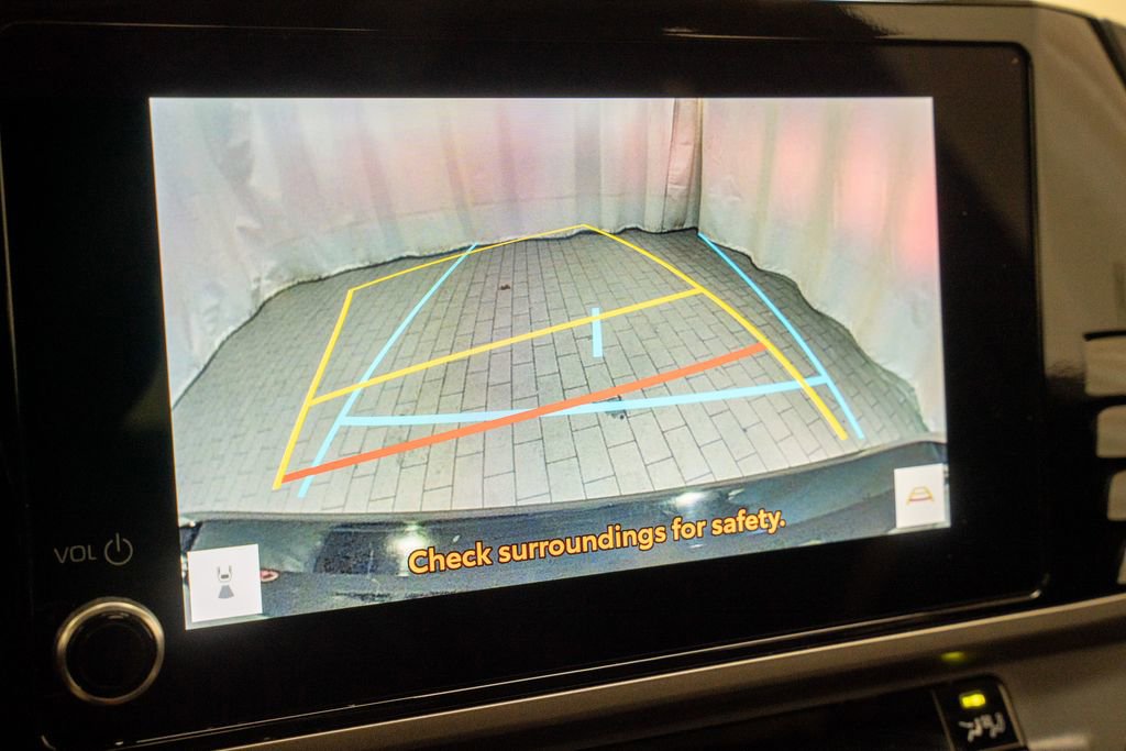 Used 2025 Toyota Camry SE image 13