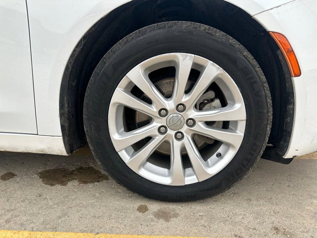 Used 2017 Chrysler 200 Limited Platinum FWD image 32
