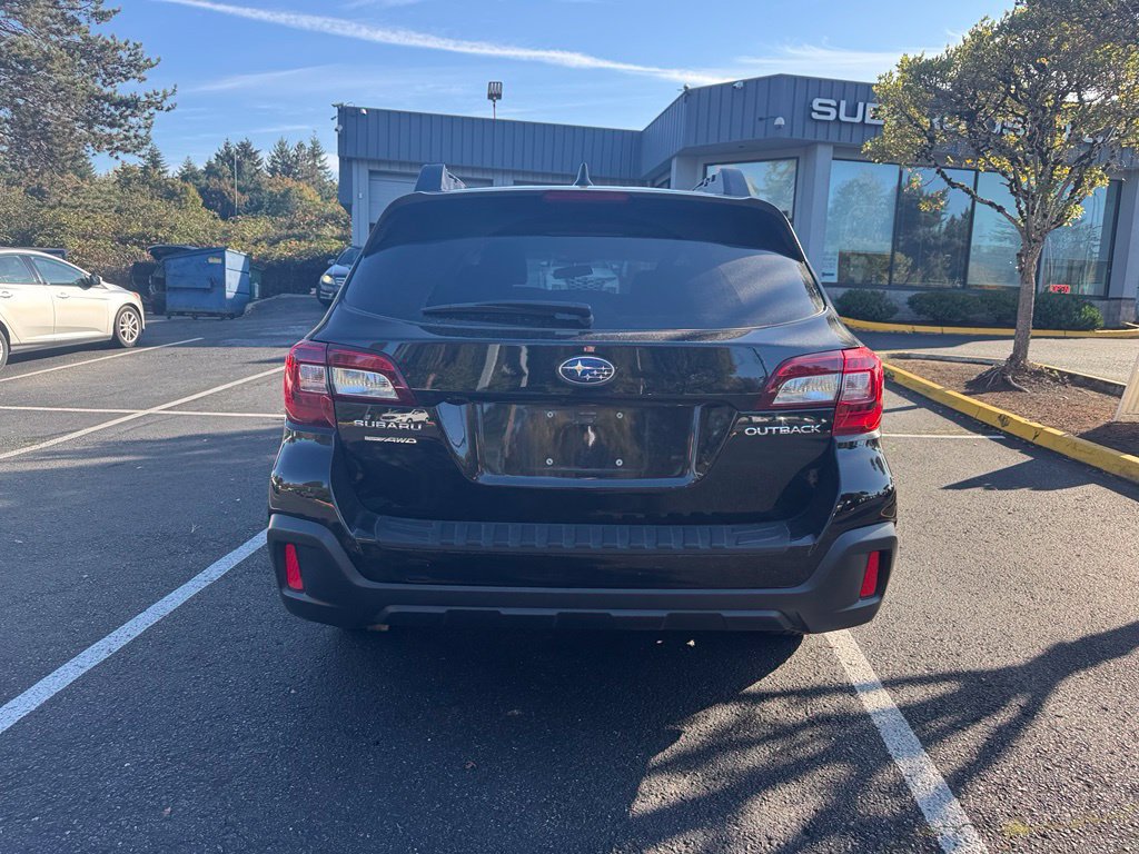 Used 2018 Subaru Outback 2.5i Premium AWD/4WD image 4