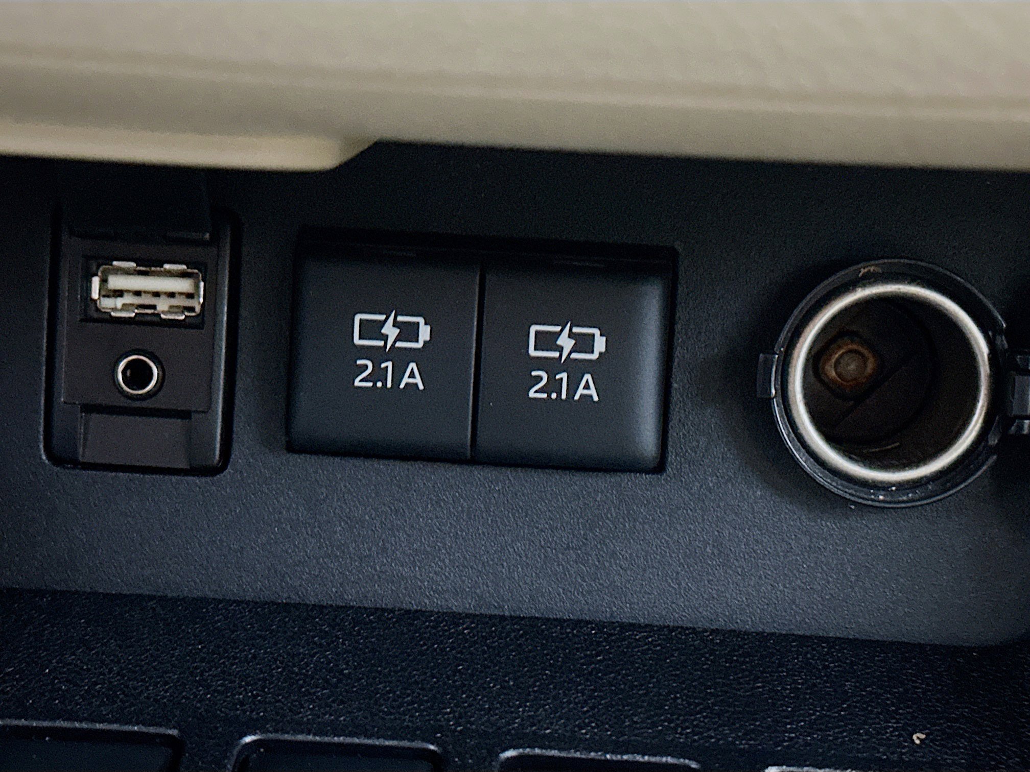 Used 2017 Toyota Highlander XLE FWD image 26