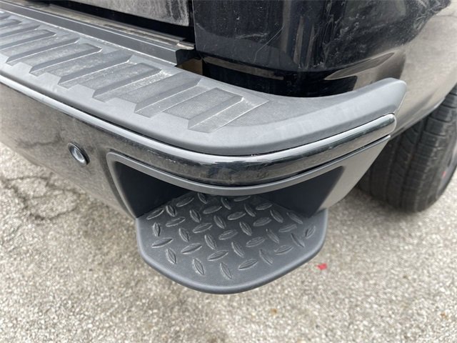 Used 2018 Chevrolet Silverado 1500 LTZ Z71 w/ Redline Edition image 8