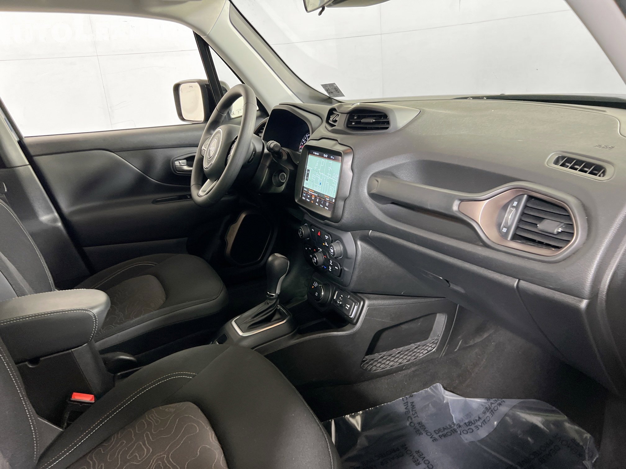 Used 2023 Jeep Renegade Latitude w/ Sun/Sound Group AWD/4WD image 28