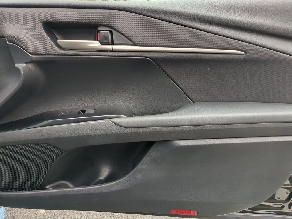 Used 2025 Toyota Camry LE image 32