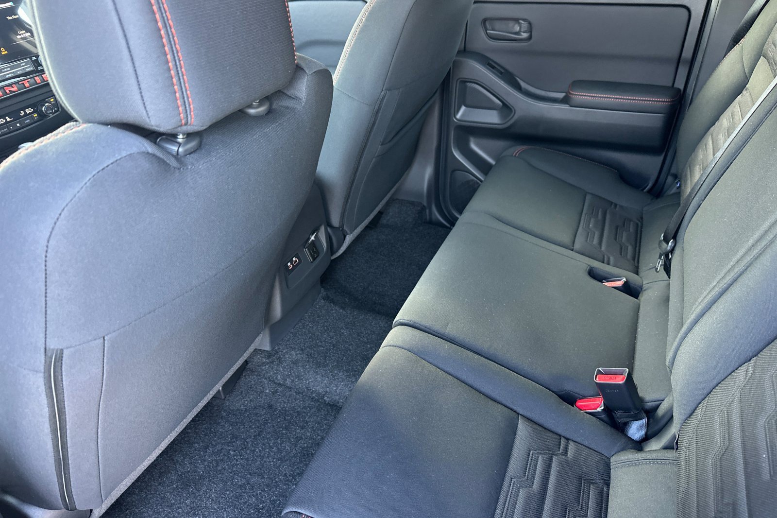 New 2026 Nissan Frontier PRO-4X w/ Pro-4x Convenience Package image 14