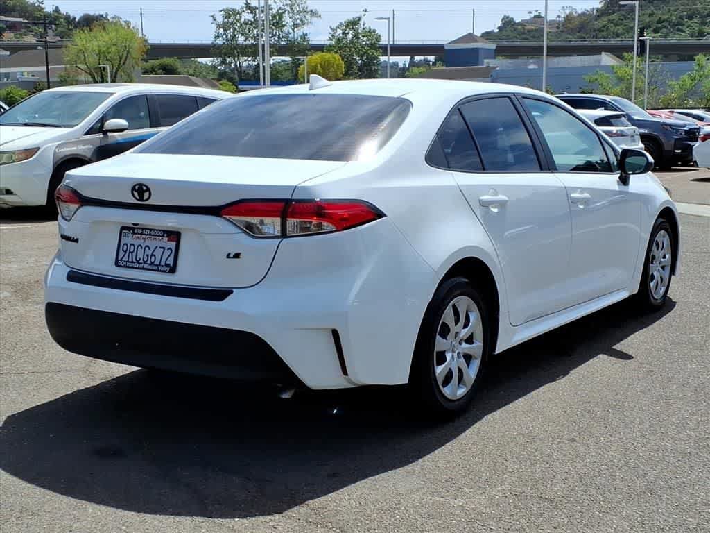 Used 2025 Toyota Corolla LE FWD image 4