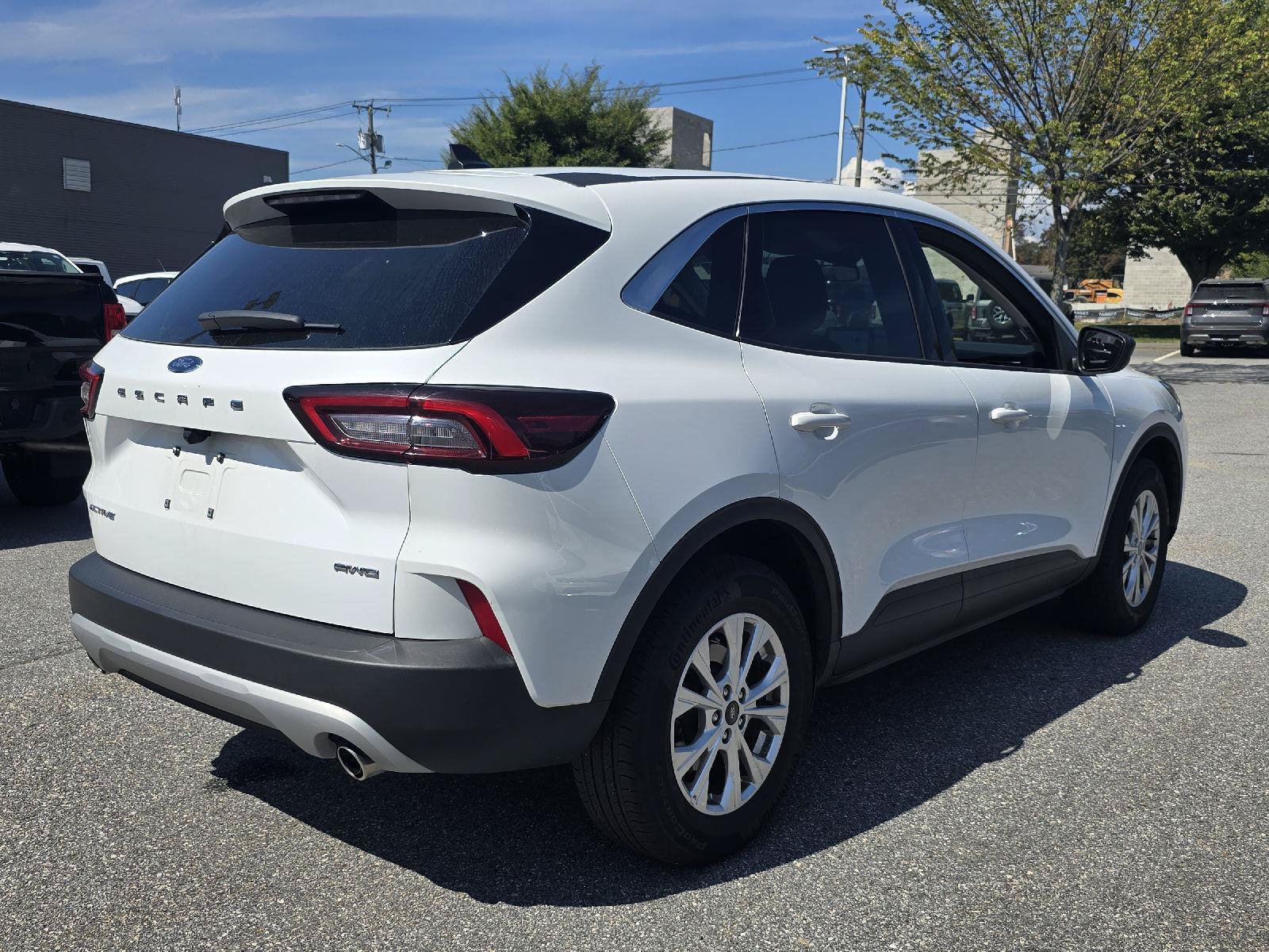 Used 2024 Ford Escape Active AWD/4WD image 3