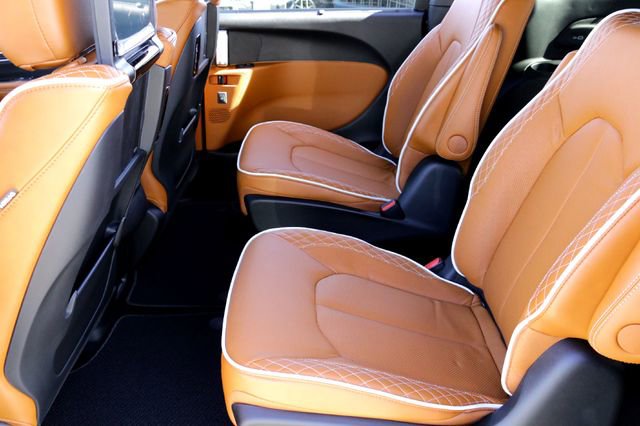 New 2026 Chrysler Pacifica Pinnacle image 18