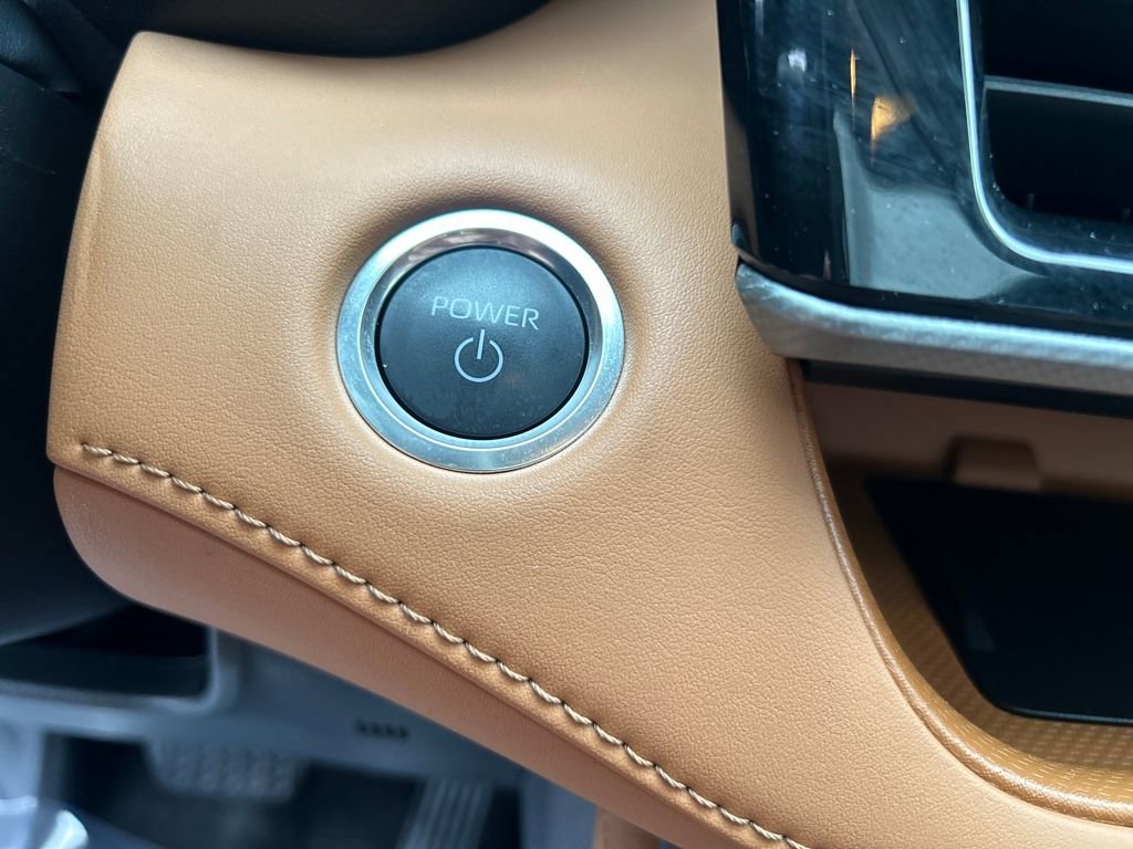 Certified 2025 Toyota Highlander Platinum image 24