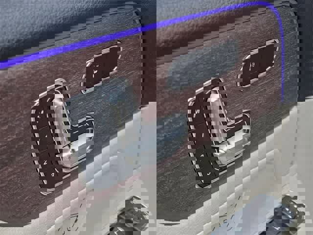 Used 2023 Mercedes-Benz GLB 250 image 16