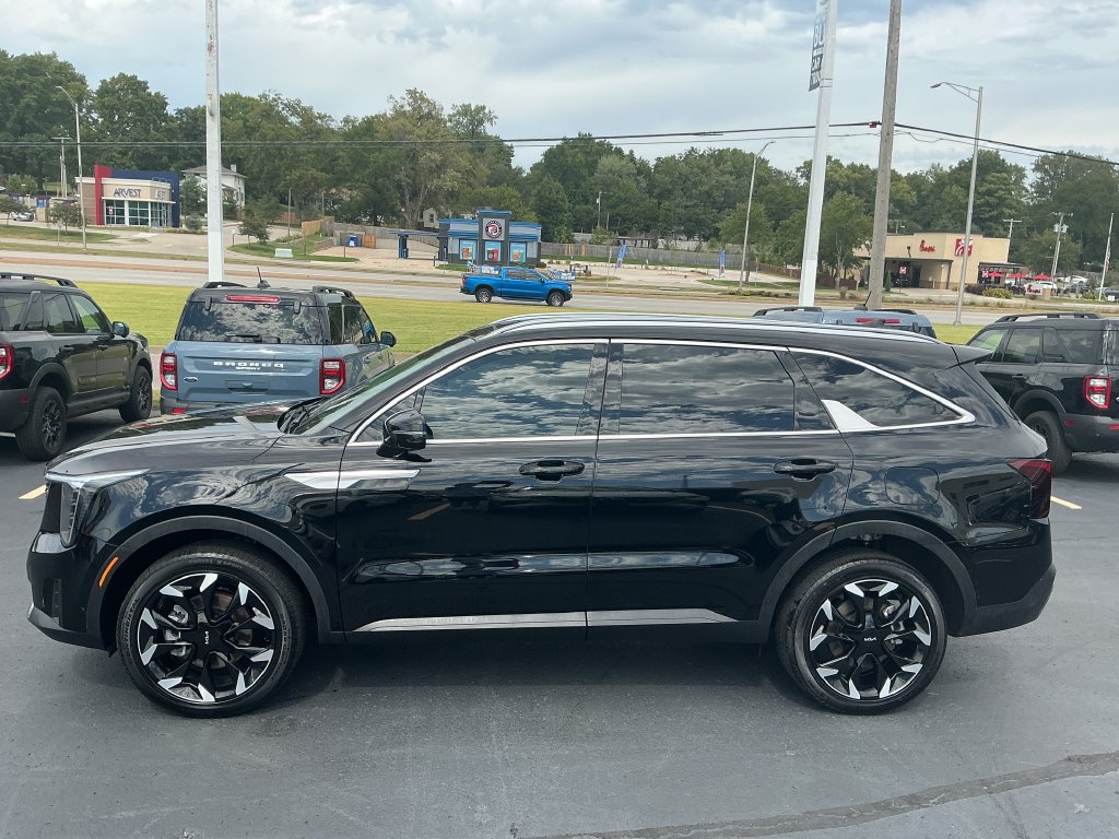 Used 2025 Kia Sorento EX w/ Panoramic Sunroof Package AWD/4WD image 7