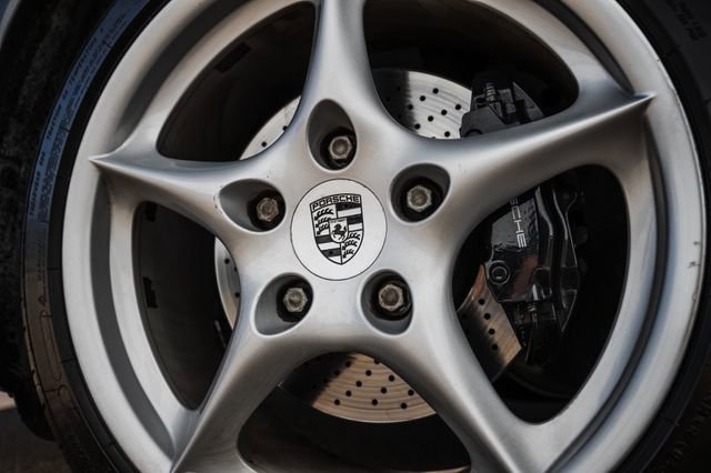 Used 2003 Porsche 911 Carrera image 4