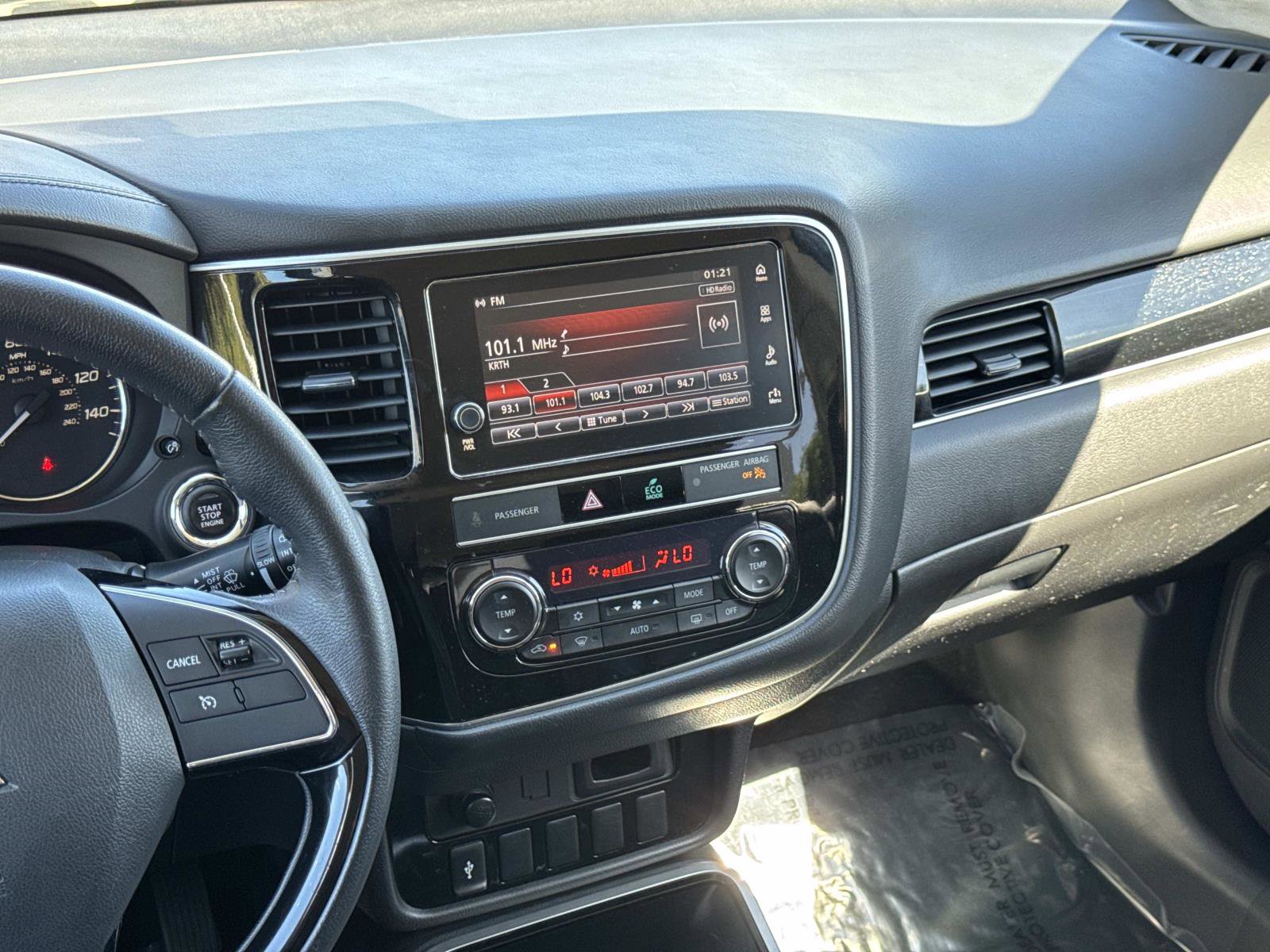 Used 2019 Mitsubishi Outlander SE image 9