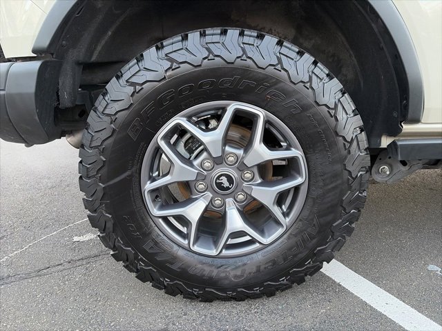 Used 2025 Ford Bronco Badlands image 10