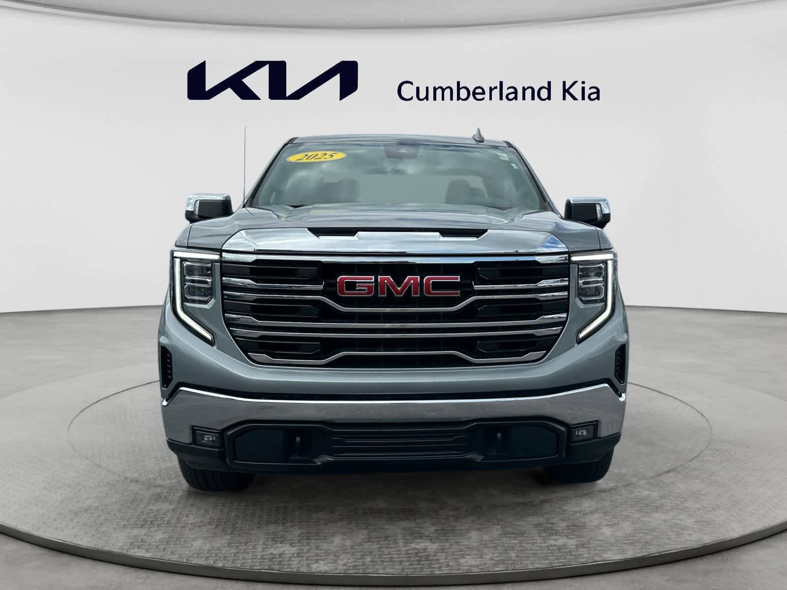 Used 2025 GMC Sierra 1500 SLT AWD/4WD image 8