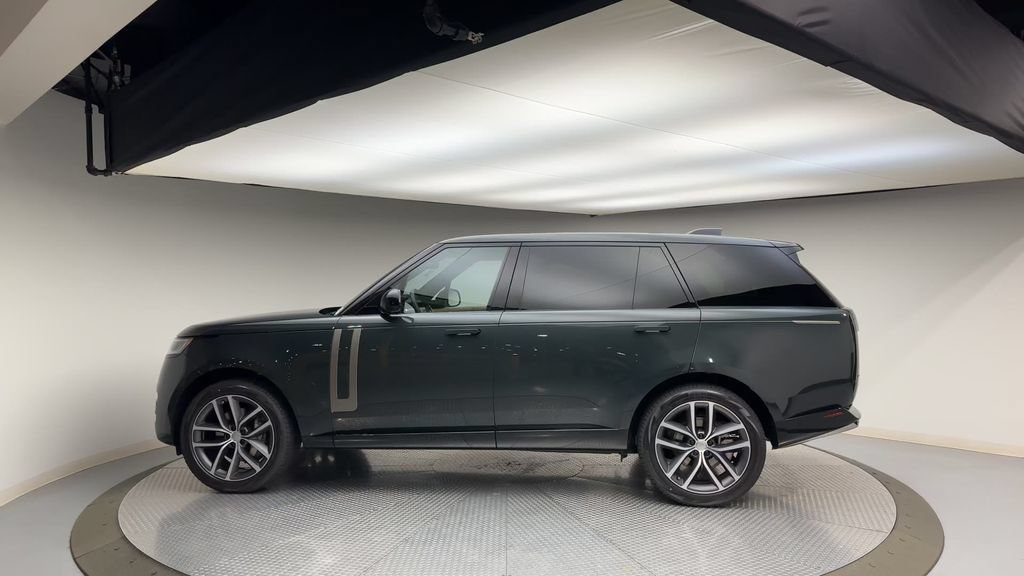 Used 2024 Land Rover Range Rover Long Wheelbase SE AWD/4WD image 5