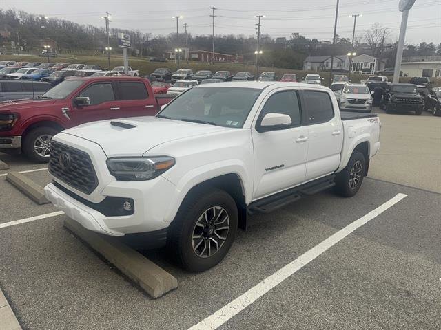 Used 2023 Toyota Tacoma TRD Sport image 2