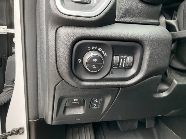 Used 2025 RAM 1500 Big Horn AWD/4WD image 9