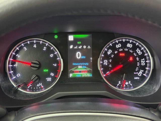 Used 2022 Toyota RAV4 XLE Premium image 16