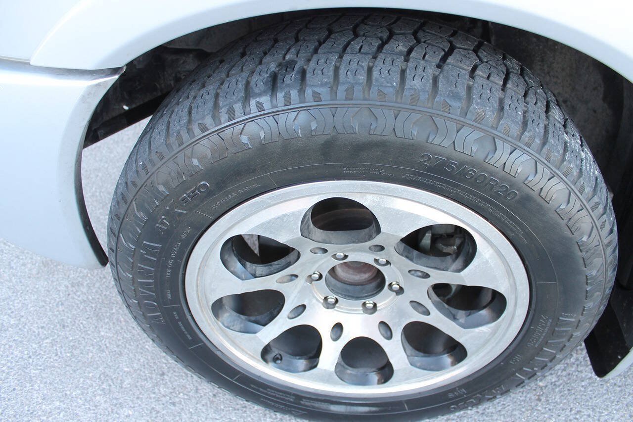 Used 2010 Nissan Titan LE w/ Technology Pkg RWD image 10
