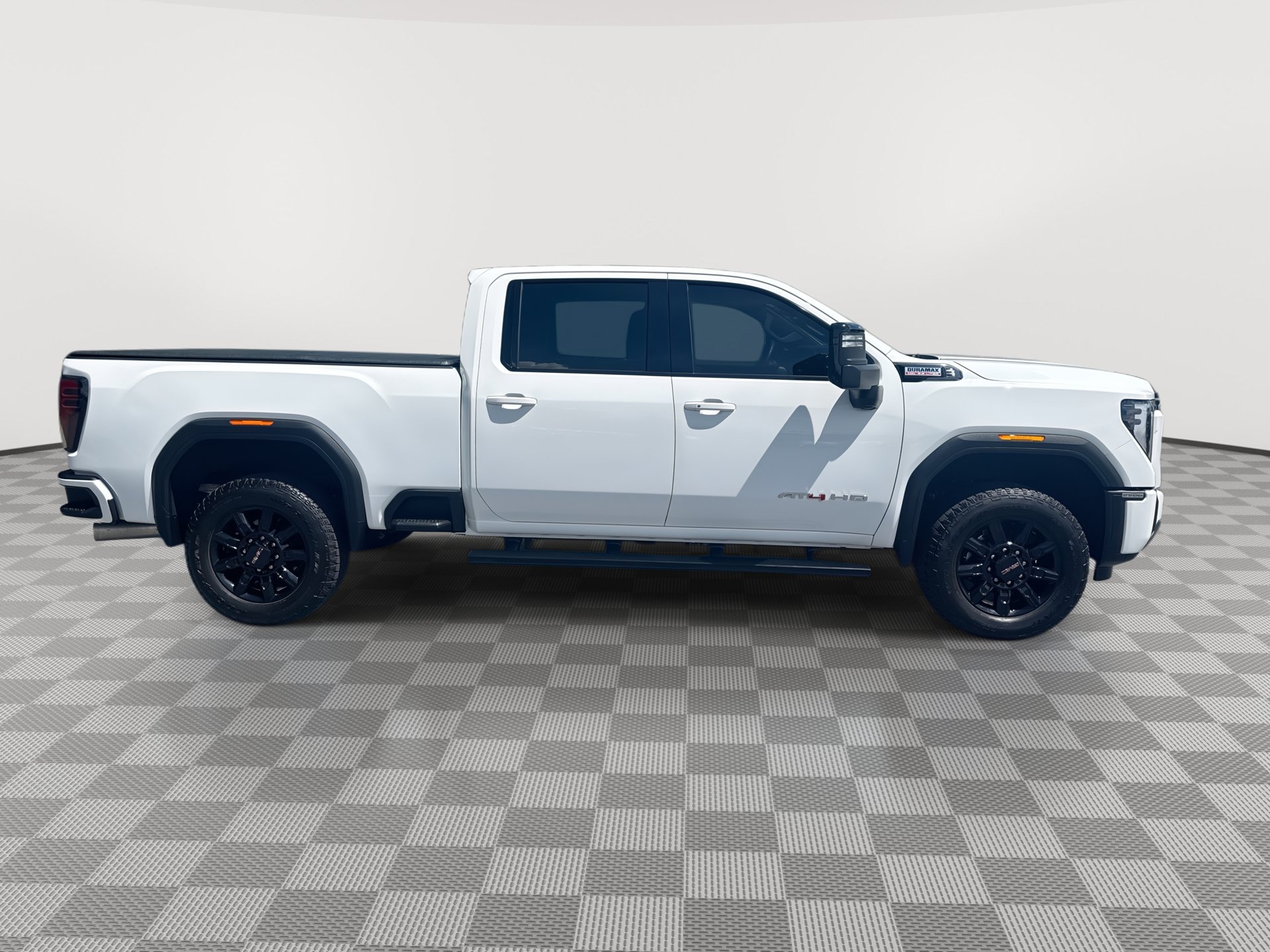Used 2024 GMC Sierra 2500 AT4 w/ AT4 Premium Plus Package AWD/4WD image 9