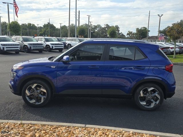 Used 2021 Hyundai Venue SEL FWD image 16