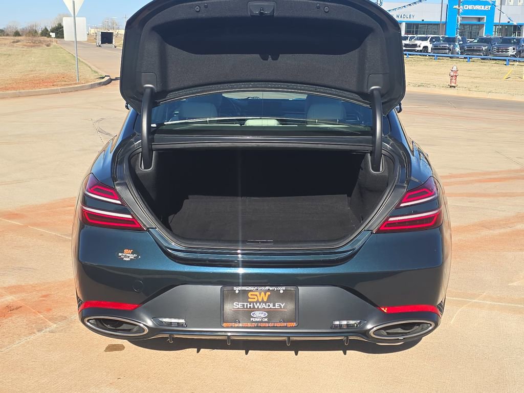 Used 2025 Genesis G70 2.5T RWD image 12