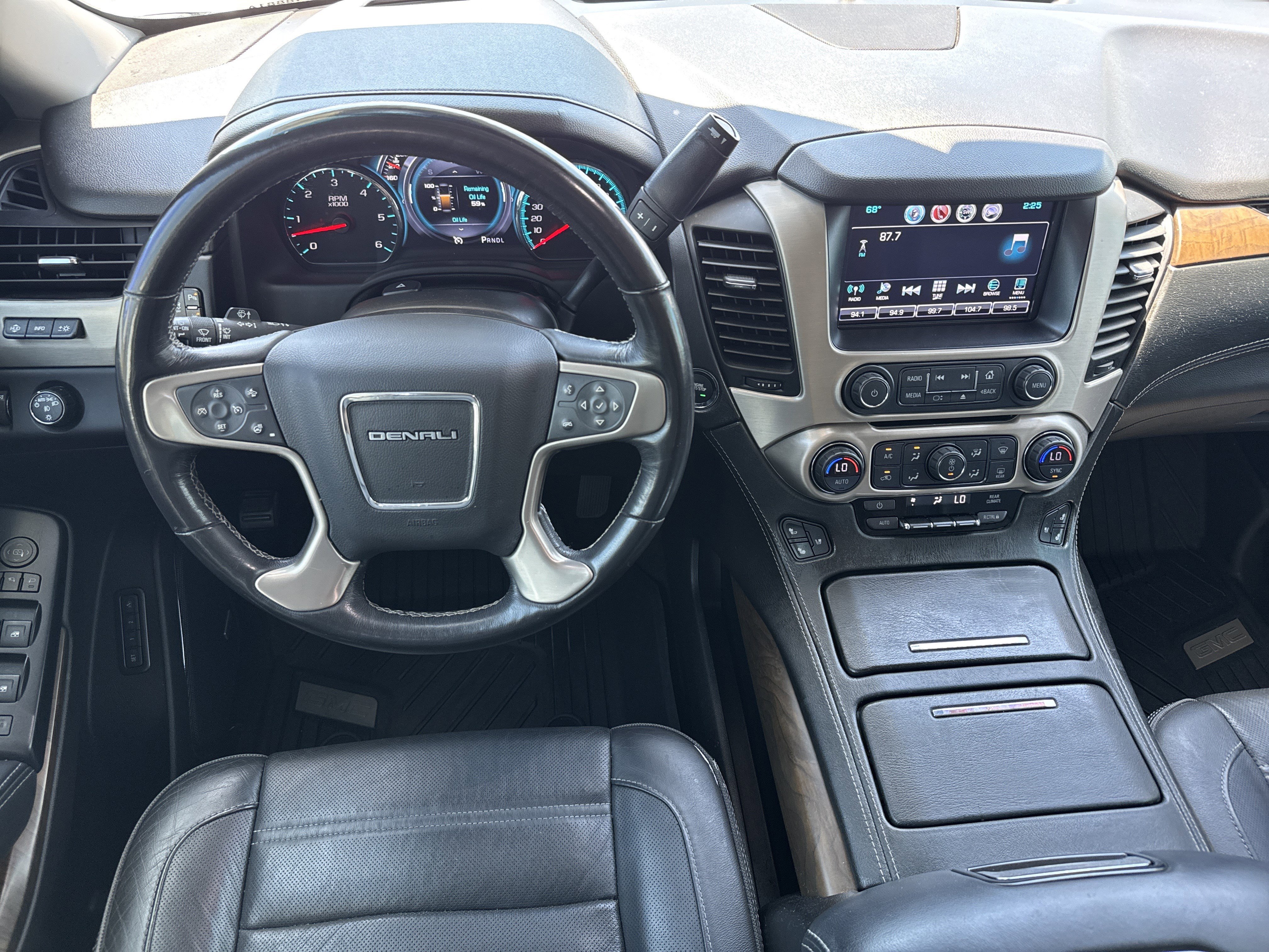 Used 2018 GMC Yukon XL Denali RWD image 19